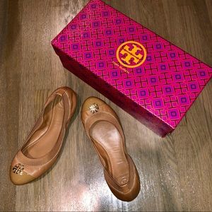 Nude/tan Tory Burch ballet flats (5.5)
